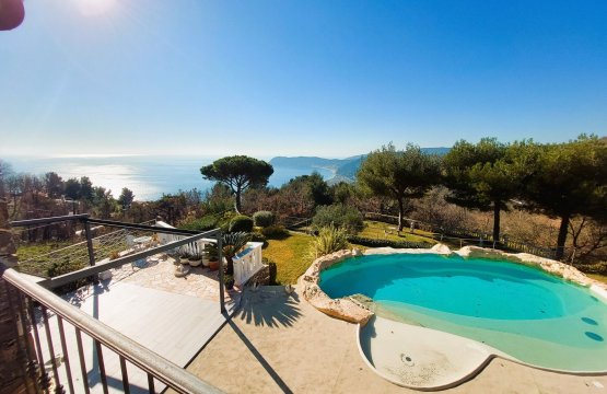 Vendita Villa Zona tranquilla Alassio Liguria
